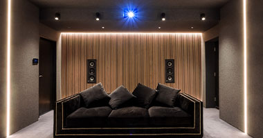 The first 1000 Series listening room 
in the UK at Electec in Surrey
